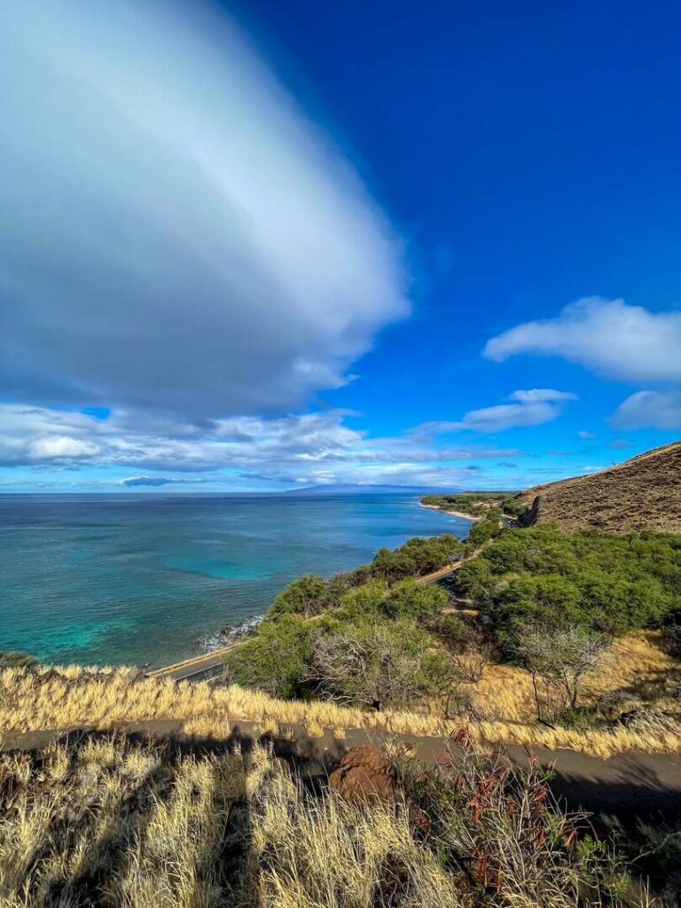 A view on the the Lahaina Pali Trail with views of Coral Gardens.